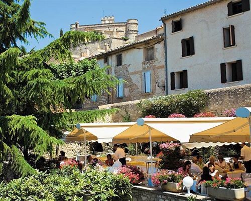 Logis Hotel Restaurant Les Geraniums Le Barroux Dış mekan fotoğraf